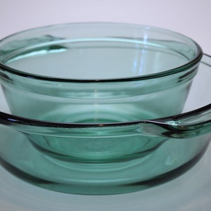 Green Glass Anchor Hocking 2Q Casserole Dish and 1.5Q Mixing Bowl, 2 Vintage Green Glass Dishes by Anchor Hocking, Green Glass Pair