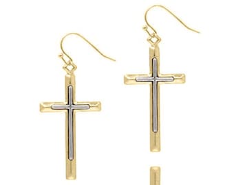 Boucles d'oreilles croix. Boucles d'oreilles croix en mélange de métaux. Boucles d'oreilles en métal mélangé.Boucles d'oreilles croix en or.Boucles d'oreilles croix en argent.Boucles d'oreilles pendantes croix.Métal mélangé