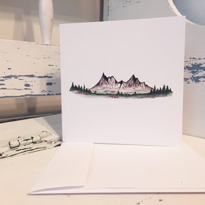 Carte d’aquarelle simple minimaliste de paysage de montagne - parfaite pour n’importe quelle occasion