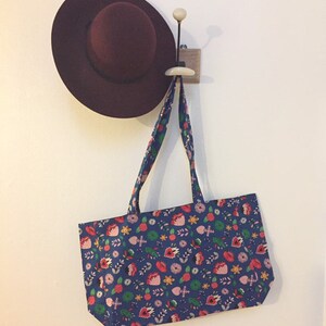 Leinentasche mit Blumen