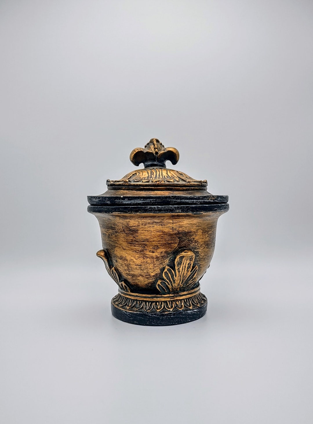 Round Pedestal Jar With Lid Bathroom Canister for Cotton Balls Qtip