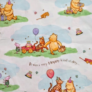 Disney Winnie the Pooh - Happy Birthday Pooh & Friends Wrapping