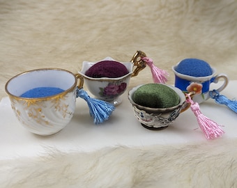 Tasses à thé miniatures à coussin d’épingles avec émeri et gland - Notion de couture réutilisée unique - Notion pour les fabricants - Coussin d’épingles coloré