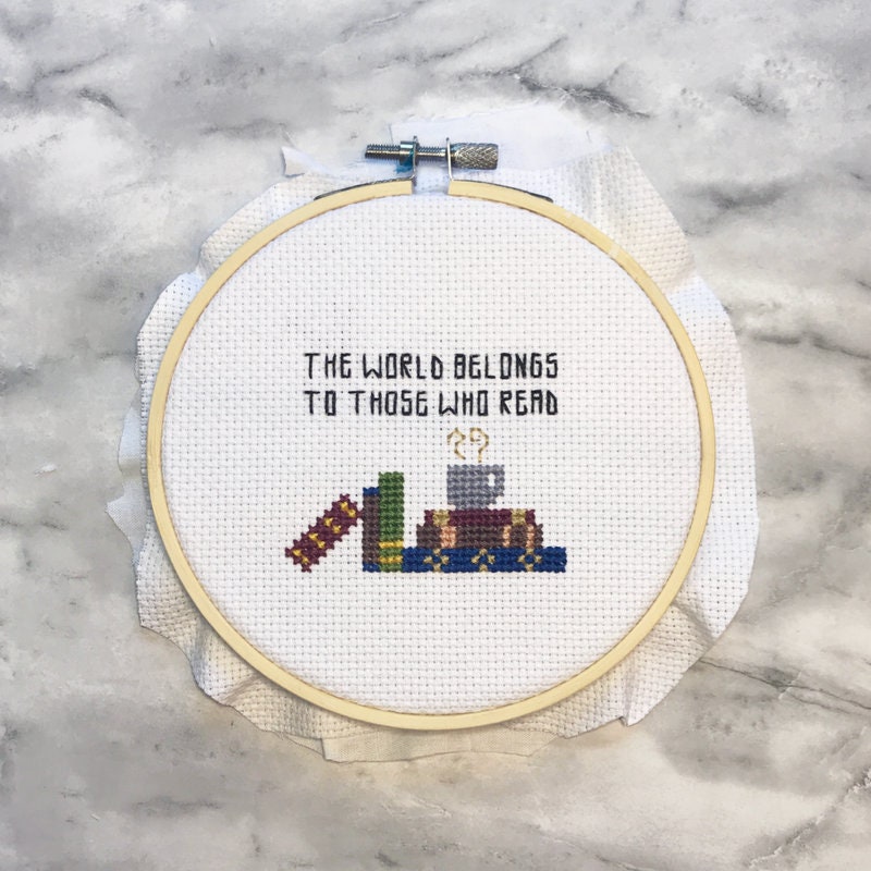 The World Belongs to Those Who Read Books Cross Stitch Pattern