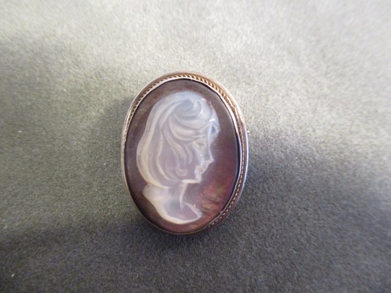 Cameo Pendant, Mother of Pearl - image 1