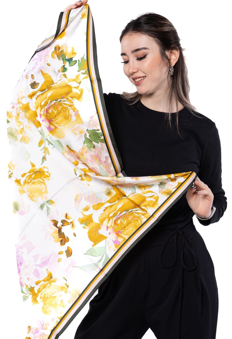 GG Signature Floral Scarf 90CM Black Muticolor Twill Mulberry Silk 280660
