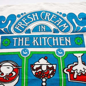 Toalla de té de lino irlandés vintage &#39;Crema fresca en la cocina&#39;, cocina vintage, textiles vintage, publicidad de crema láctea real