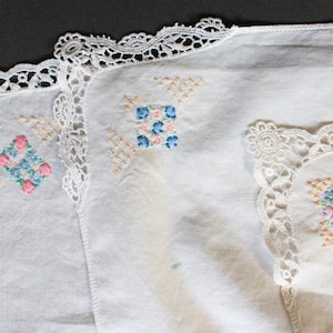 Vintage Handkerchiefs with Embroidered Detail and Lace Trim (3), Vintage Linens