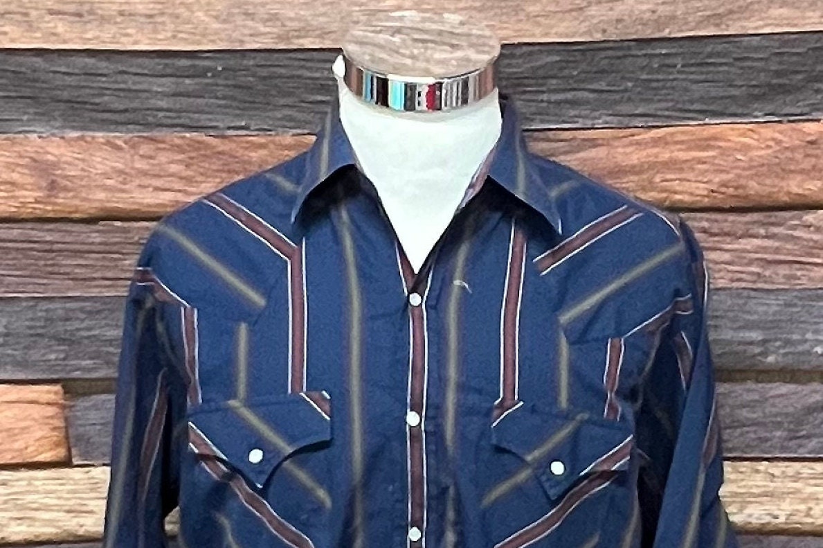 Striped pearl outlet snap shirts