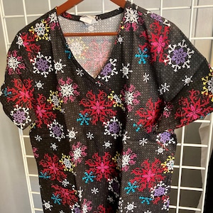 Snowflake best sale scrub top