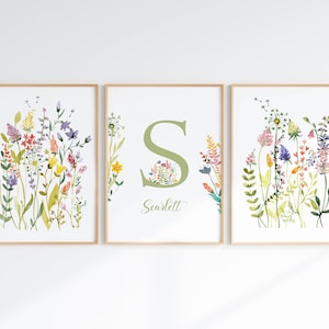 Buntes Blumenkunst-Set 3 Kinderzimmer-Drucke, benutzerdefinierte Wildblumen-Buchstaben- und Namenswandkunst, digitaler Download von Postern