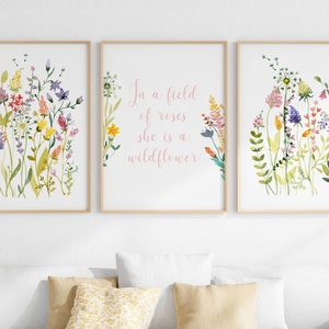 Floral Wand Kunst Set mit 3 Drucken, bunte Wildblumen Aquarelle, In einem Feld von Rosen ist sie ein Wildblumen druckbares Set, Mädchen-Kinderzimmer-Dekor