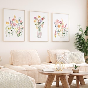 Wand Kunst Set aus 3 hellen Blumen Aquarellen, Wildblumen Drucke, buntes Blumenbouquet in Vase, druckbare Grafik, digitaler Download