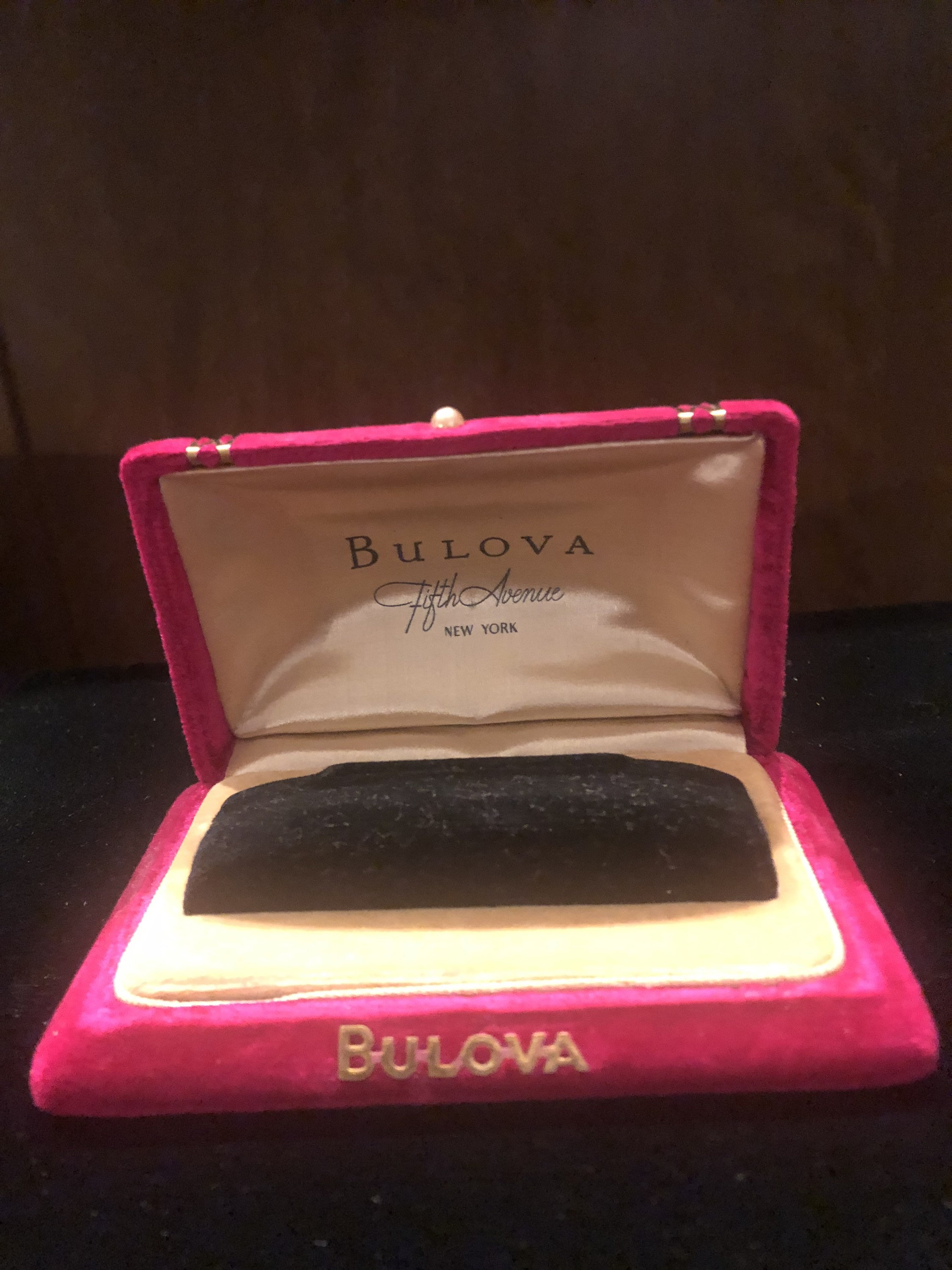 Beautiful Vintage Original 1940s Velvet Bulova Watch Box in 