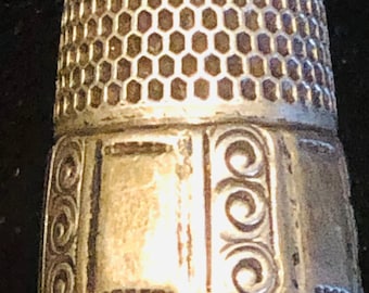 Vintage Sterling Silver Thimble in Good condition