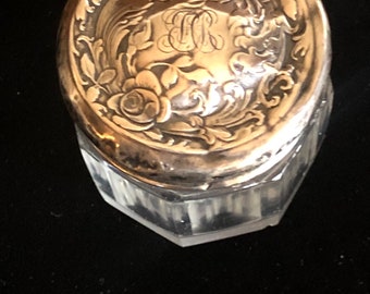 Vintage Beautiful Floral Patterned Engraved Victorian Era Sterling Silver Repousse Powder Jar in Excellent Condition