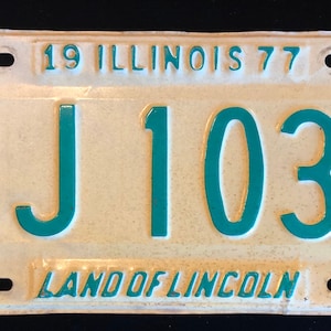 Vintage Original 1977 Illinois License Plate in Good Condition