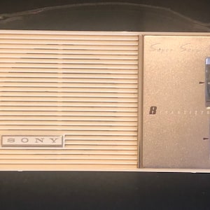Vintage 1960s Sony TR 84 Transistor 8 Radio in Excellent Condition (Works)