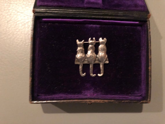 Vintage 3 Cats Sterling Pin in Excellent Condition - image 9