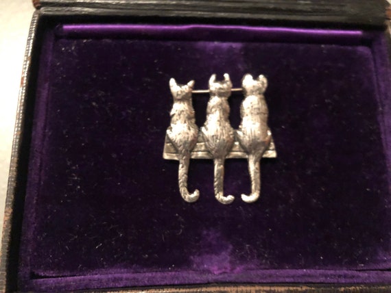 Vintage 3 Cats Sterling Pin in Excellent Condition - image 10