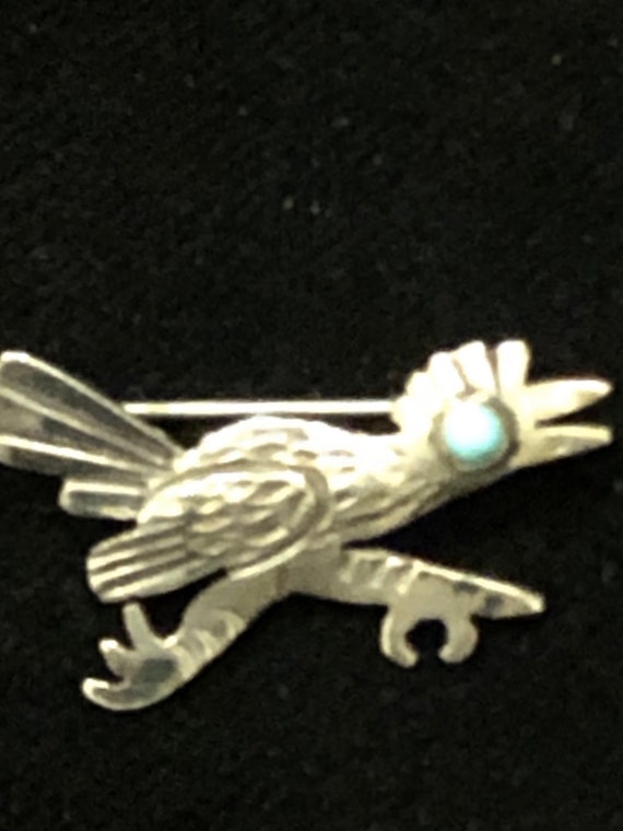 Beautiful Sterling Tourquise Navajo Roadrunner Pin - image 7