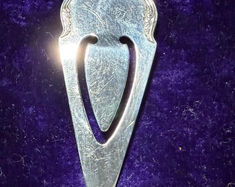 Vintage original S. Kirk & Son Sterling Silver Bookmark (.3 ounce) in excellent condition