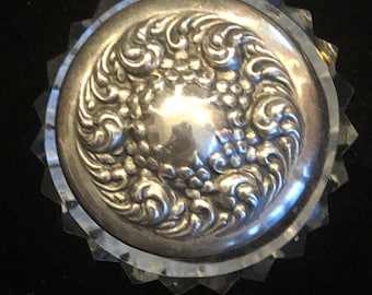 Beautiful Vintage Sterling Silver Repousse Victorian Beveled glass jar in Excellent condition