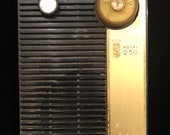 ZENITH royal 250 solid state vintage transistor AM FM radio. Not working