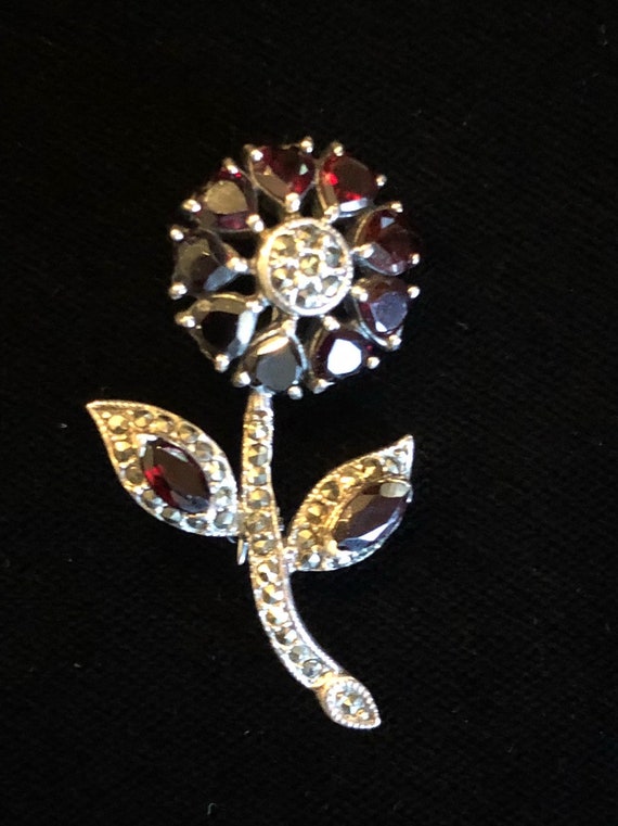 Beautifully Made Sterling Silver Garnet Flower Pin