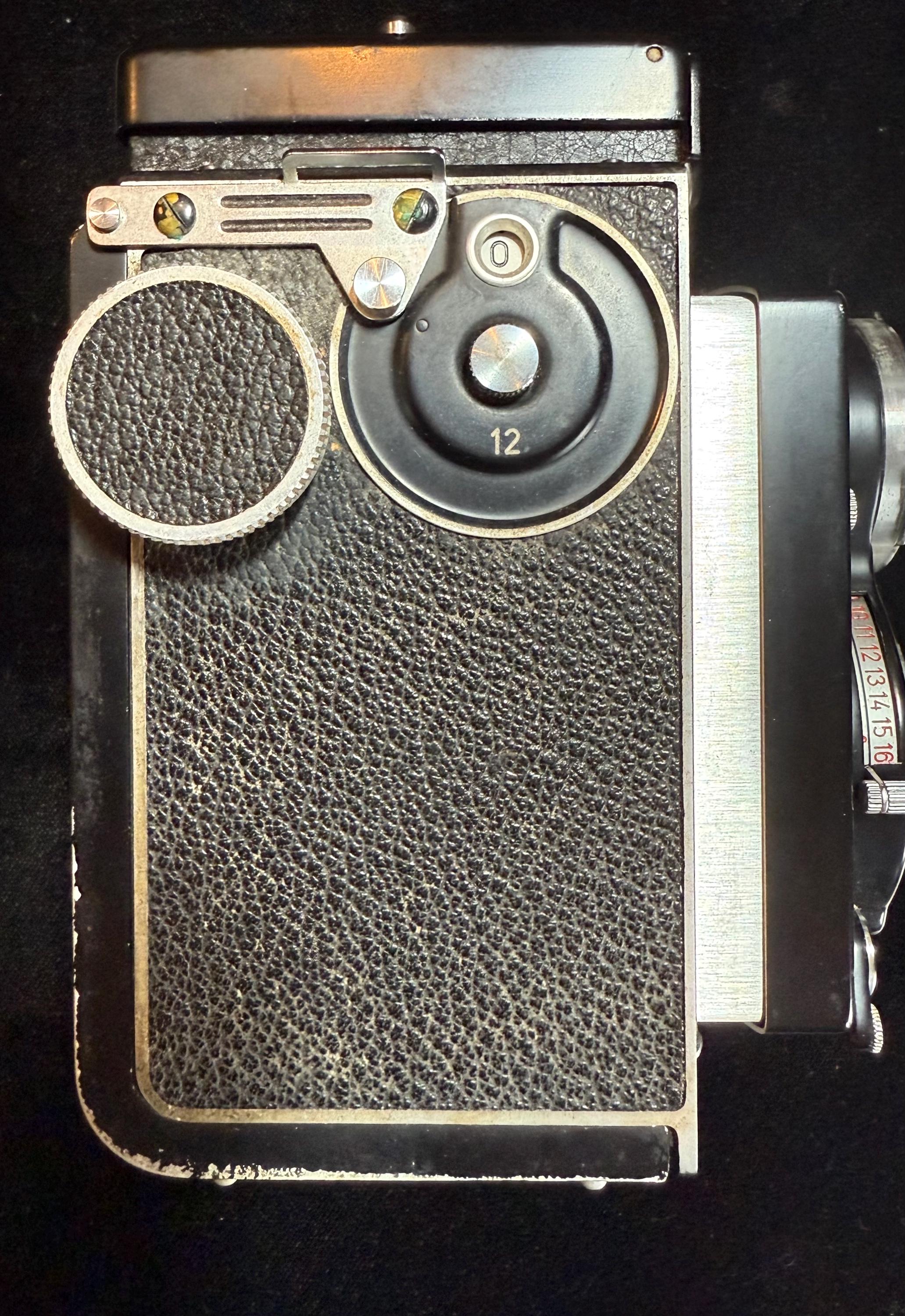 Vintage Rolleicord Camera, Schneider Xenar Lens, With Leather Case Vintage Rolleicord Camera, Schneider Xenar Lens, With Leather Case