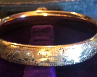 Vintage Original Woman’s Gold Filled Floral Bracelet in Excellent Condition (Has a tinge of rose color)