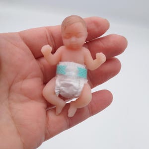 Realistic diaper for my mini baby zuru clothes for 2.5 inch 1:6 scale doll N0 doll No bed
