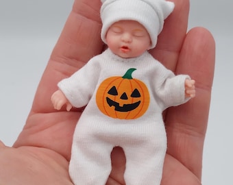 my mini baby zuru clothes for 2.5 inch 1:6 scale doll N0 doll No bed