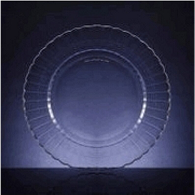 Yoshi Clear Plastic Scalloped 10 Plates 18 Count Etsy