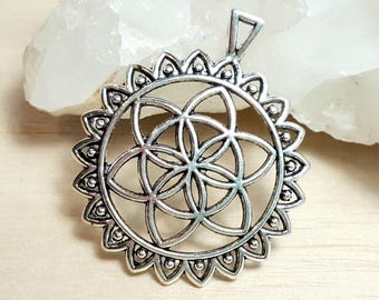 Flower of life Pendant Seed of Life Pendant Sacred geometry pendant Antique Silver Pendant Yoga Circle Pendant Charm Flower pendant Symbol