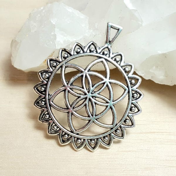 Flower of life Pendant Seed of Life Pendant Sacred geometry pendant Antique Silver Pendant Yoga Circle Pendant Charm Flower pendant Symbol