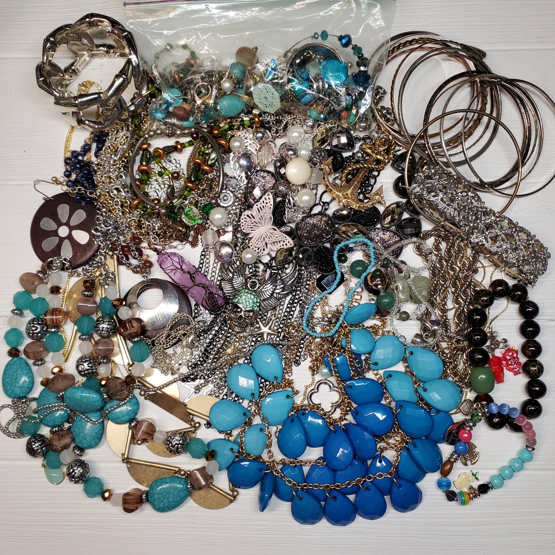 Vintage Junk Jewelry Lot Lot Craft Junk Wear Resale Tangled Etsy Vintage Junk Jewelry Lot Lot Craft Junk Wear Resale Tangled Etsy