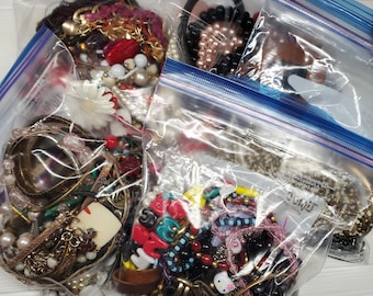 Broken Jewelry lot, Junk Jewelry lot, Vintage and Modern Grab Bag 1 LB Bag of Mixed Costume Crafting Jewelry Lot
