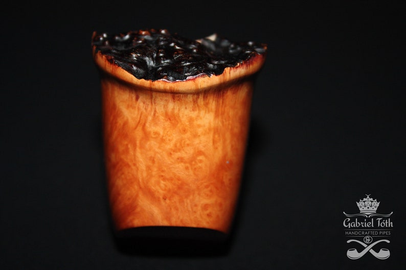Stylish handcrafted tobacco smoking pipe