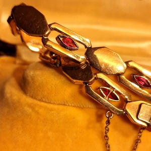 Late Deco Rolled Gold Bracelet – Ruby Paste, 1940s Linked Design