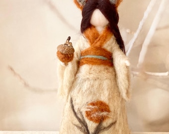 Needle felt Kitsune, fox spirit figurine with autumn colors, vintage Japanese folklore, zen decor,fall autumn decor