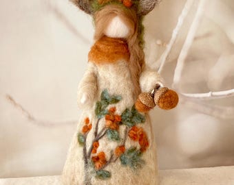 Needle felt Autumn forest Deer spirit figurine, fall nature table Waldorf, woodland decor, Halloween,harvest Thanksgiving decor,cottagecore