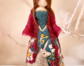 The lady and the unicorn figurine, medieval fantasy decor, fairytale decor, vintage botanical decor, summer decor,millefleur tapestry