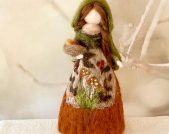 Needle felt  Forest witch figurine, fall nature table Waldorf, autumn fall decor, Halloween, folk, farmhouse, cottagecore decor