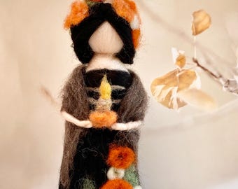 Tag des Todes Catrina mit Veladoras und Ringelblumenkronenfigur, Dia de los Muertos-Dekoration, Altar, Ofrenda, Cempasúchil