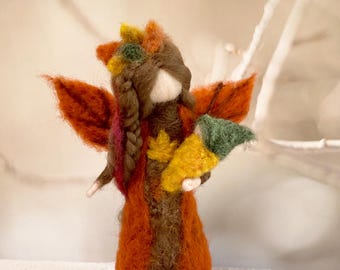 Needle felt autumn fairy with her baby, fall nature table Waldorf, autumn decor, Halloween, autumn mantel, Thanksgiving decor, fairy,