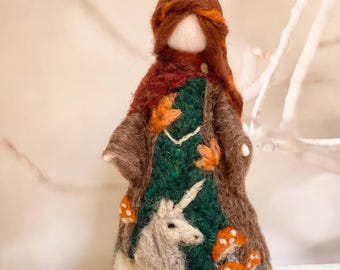 The lady and the unicorn wool figurine, medieval fantasy decor, fairytale decor, vintage botanical decor, fall autumn decor, wood, Forest