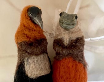 Vintage woodland frog and crow ladies clay and wool figurines, Halloween decor, fall decor, autumn mantel decor, witch,cottagecore, folk art