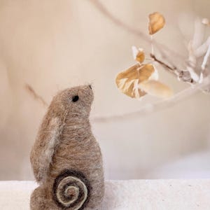 Moon Gazing Hare wool figurine,  equinox mantel decoration, harvest decor, fall nature table decor, Waldorf, autumn decoration, harvest moon
