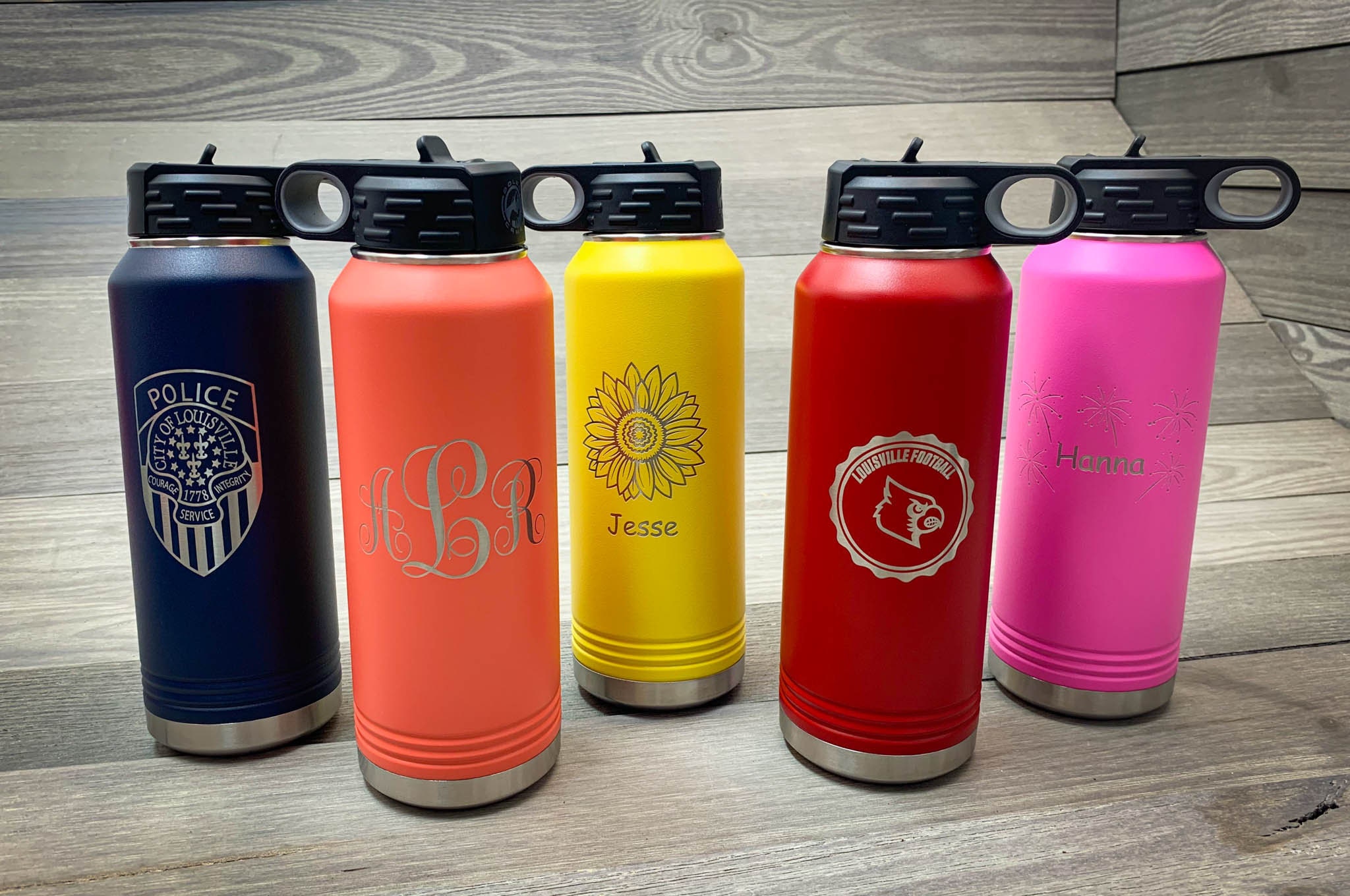 32 oz Laser Engraved Hydro Water Bottle - Red — Boots Bar and Grill